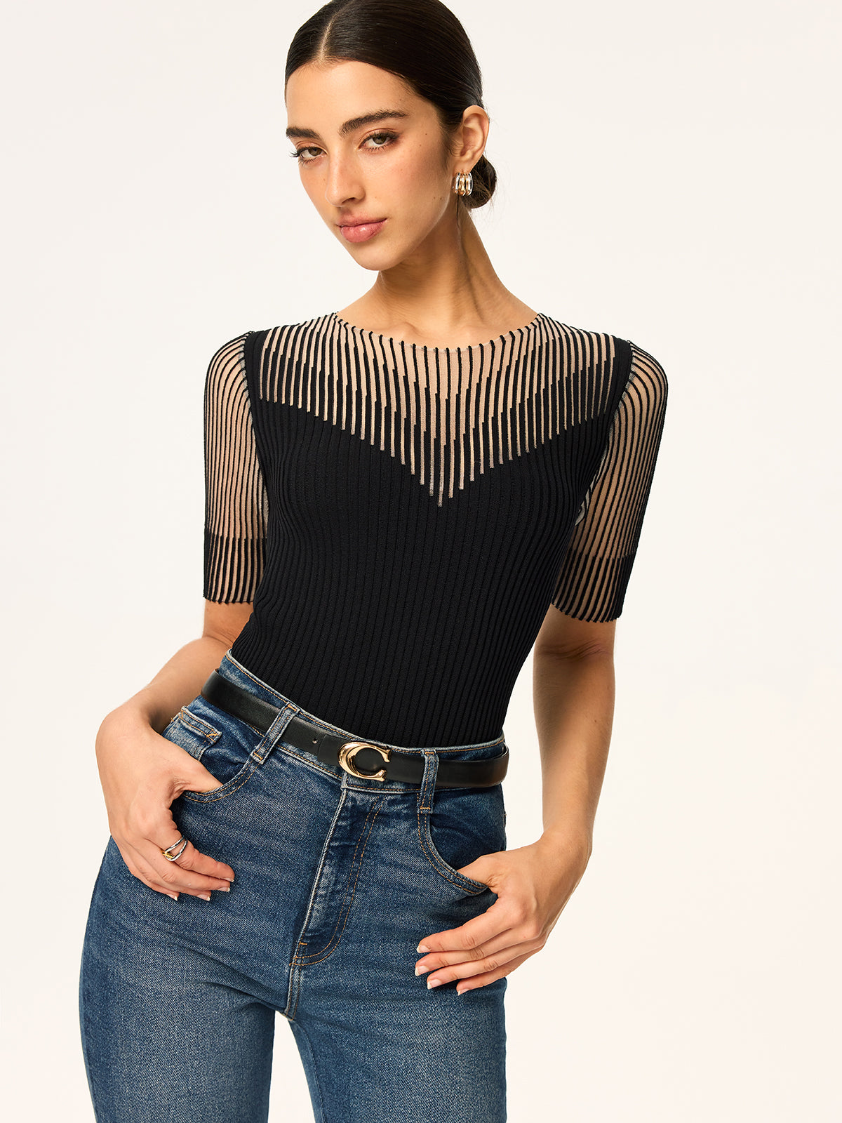 Geripptes Strickoberteil mit transparenten Streifen