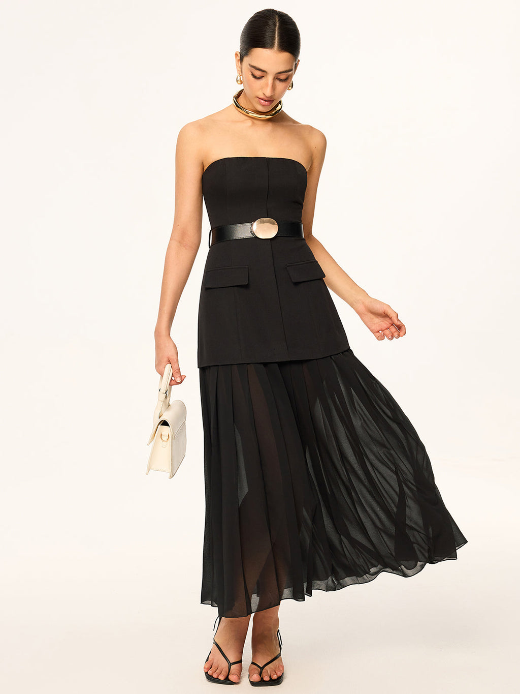 Halbtransparentes trägerloses Midikleid mit Gürtel und Chiffonsaum