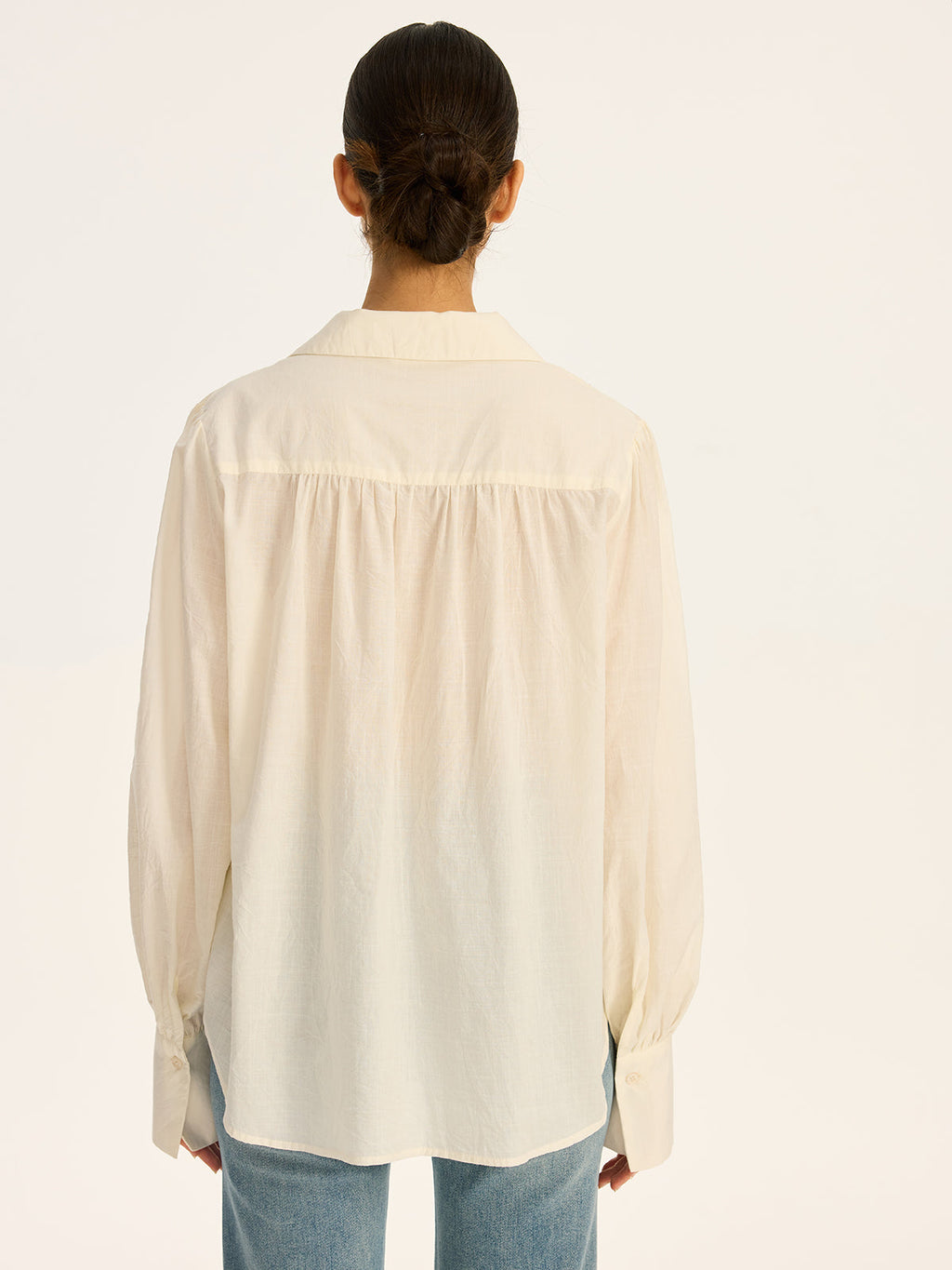 Chemise en coton bordée de dentelle