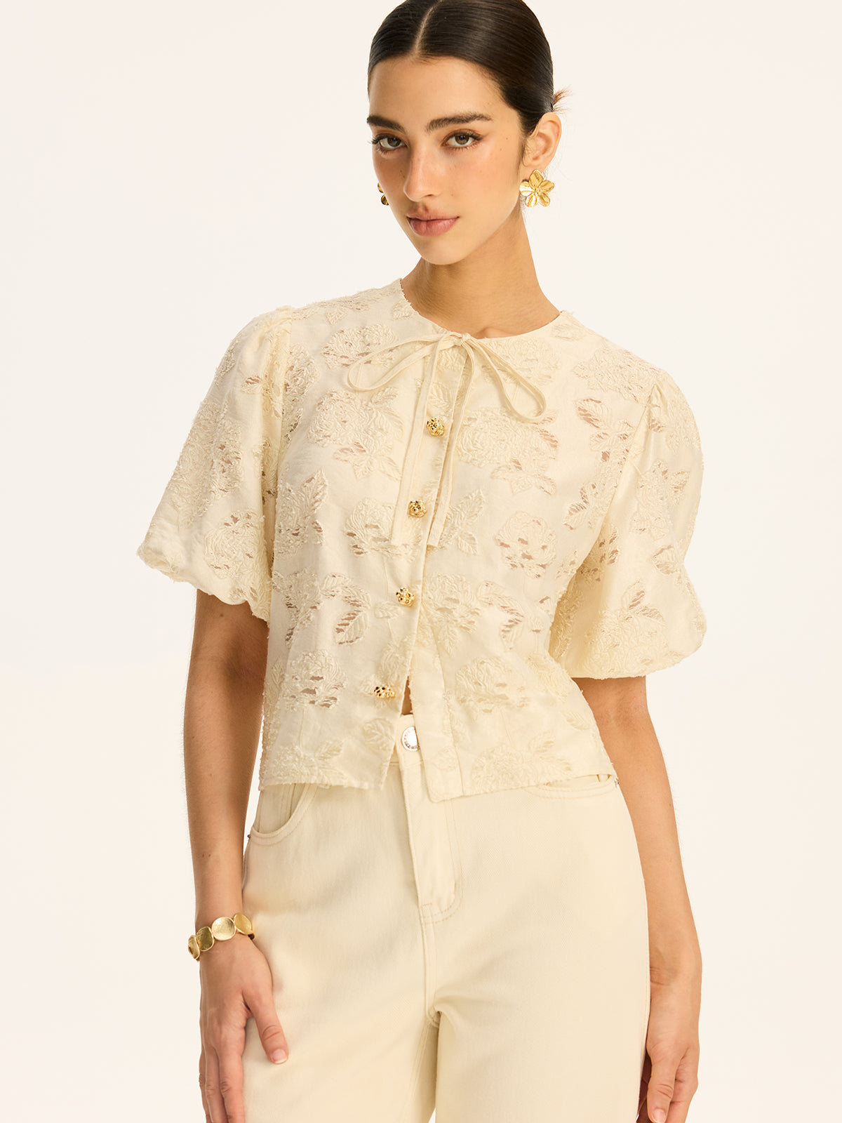 Haut en mélange de coton semi-transparent à motif jacquard et boutons métalliques