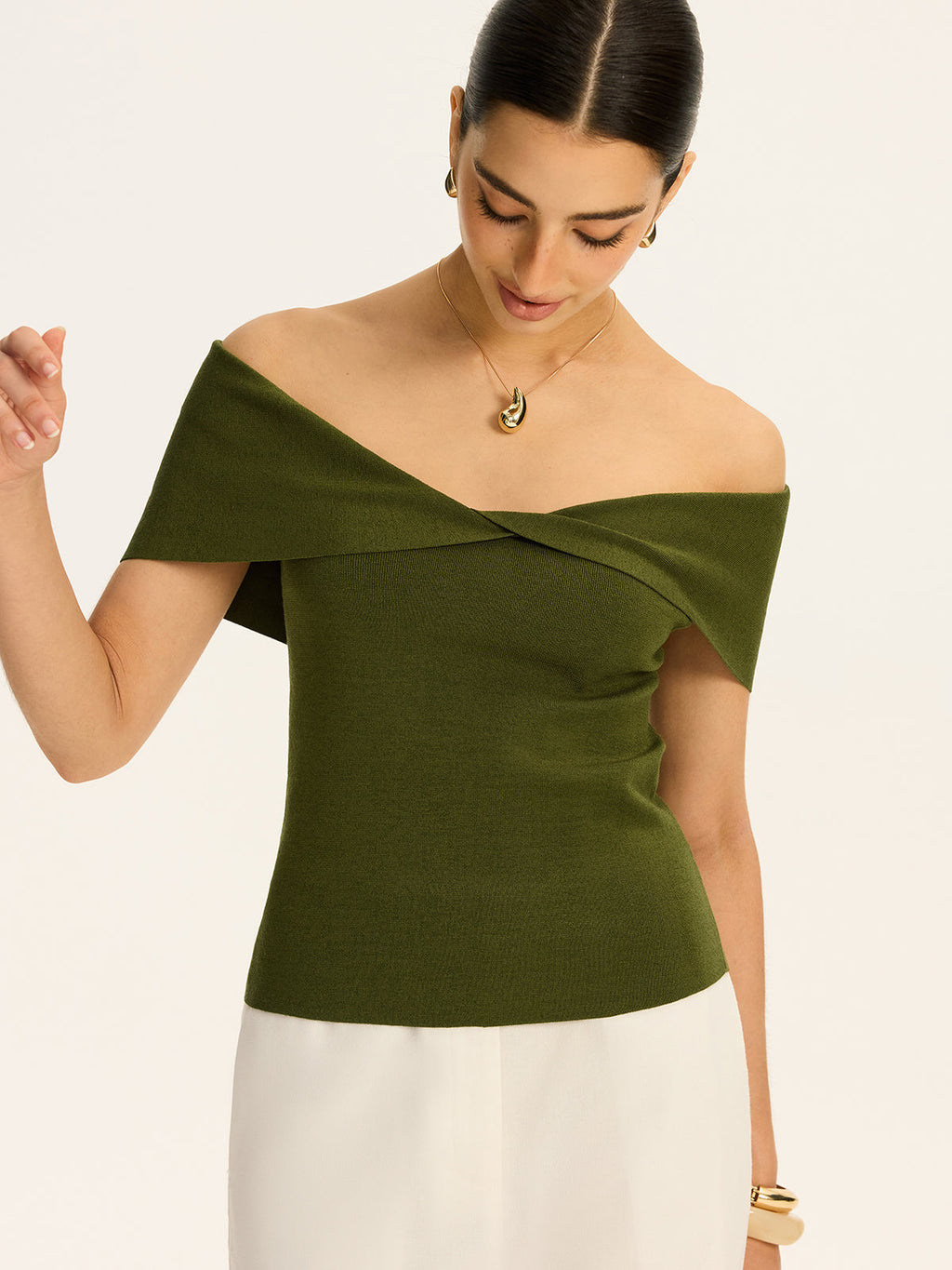 Schulterfreies Stricktop mit Wickeldetail vorne
