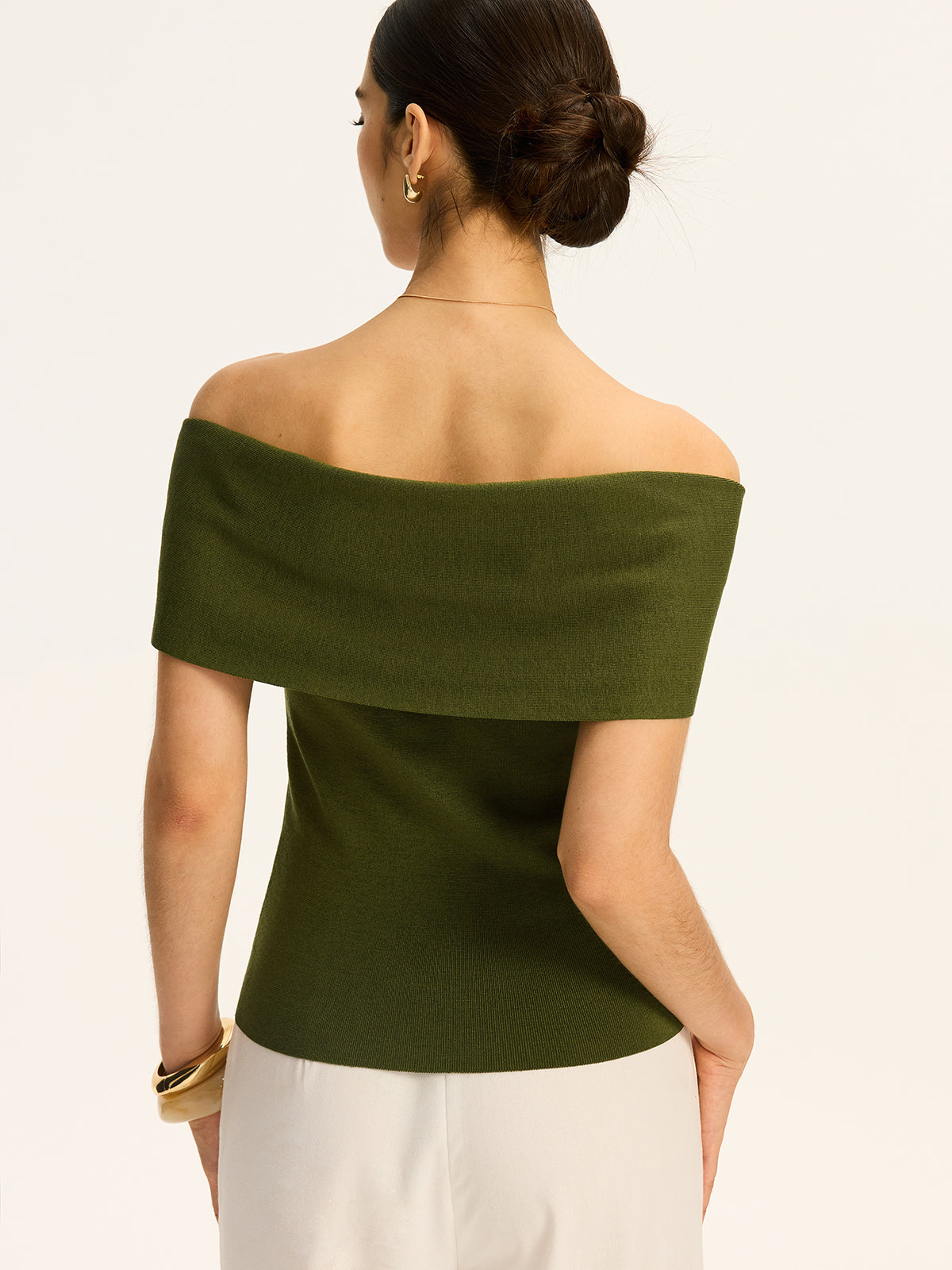 Schulterfreies Stricktop mit Wickeldetail vorne