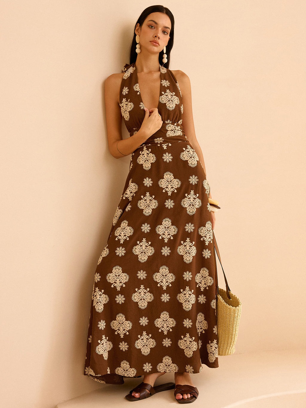 Robe longue à fleurs, avec poches et col licou