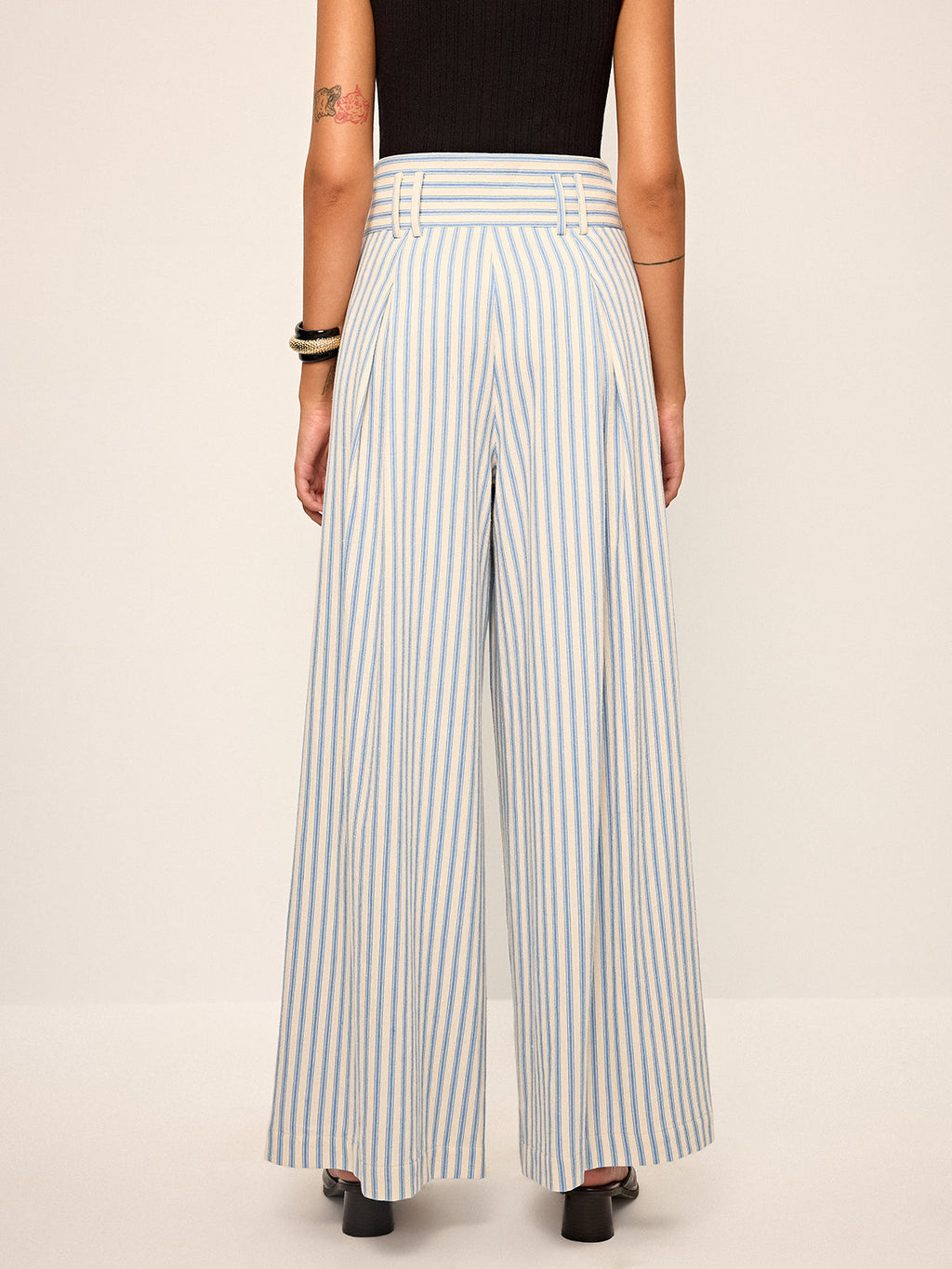 Pantalon plissé ample rayé en coton