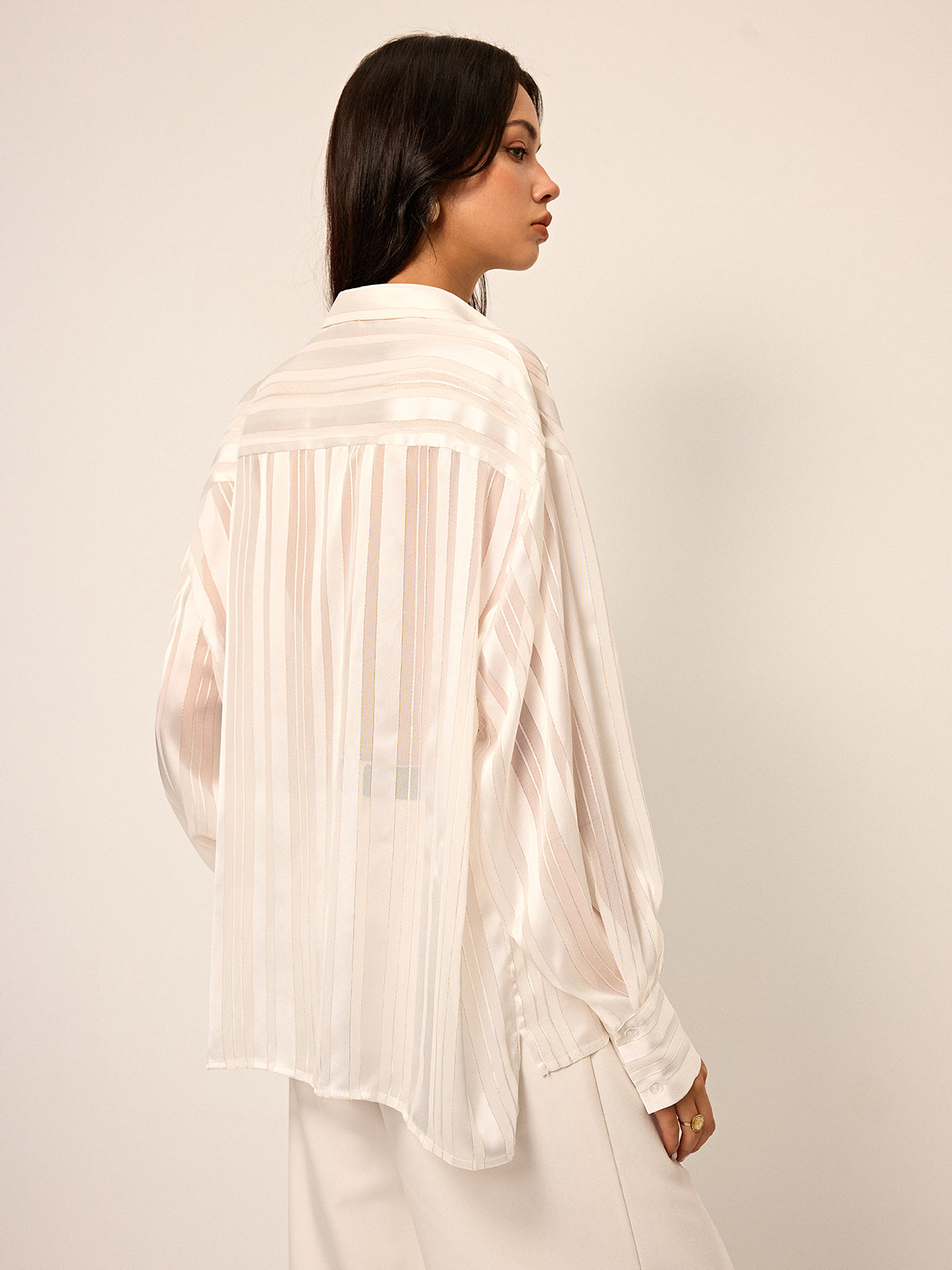 Transparentes gestreiftes Langarmhemd
