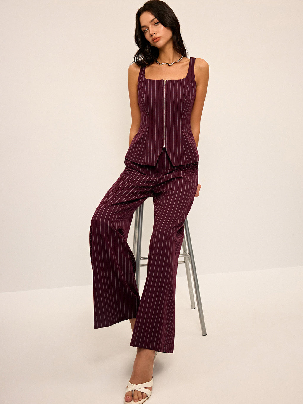 Pantalon droit à rayures fines et jambes larges