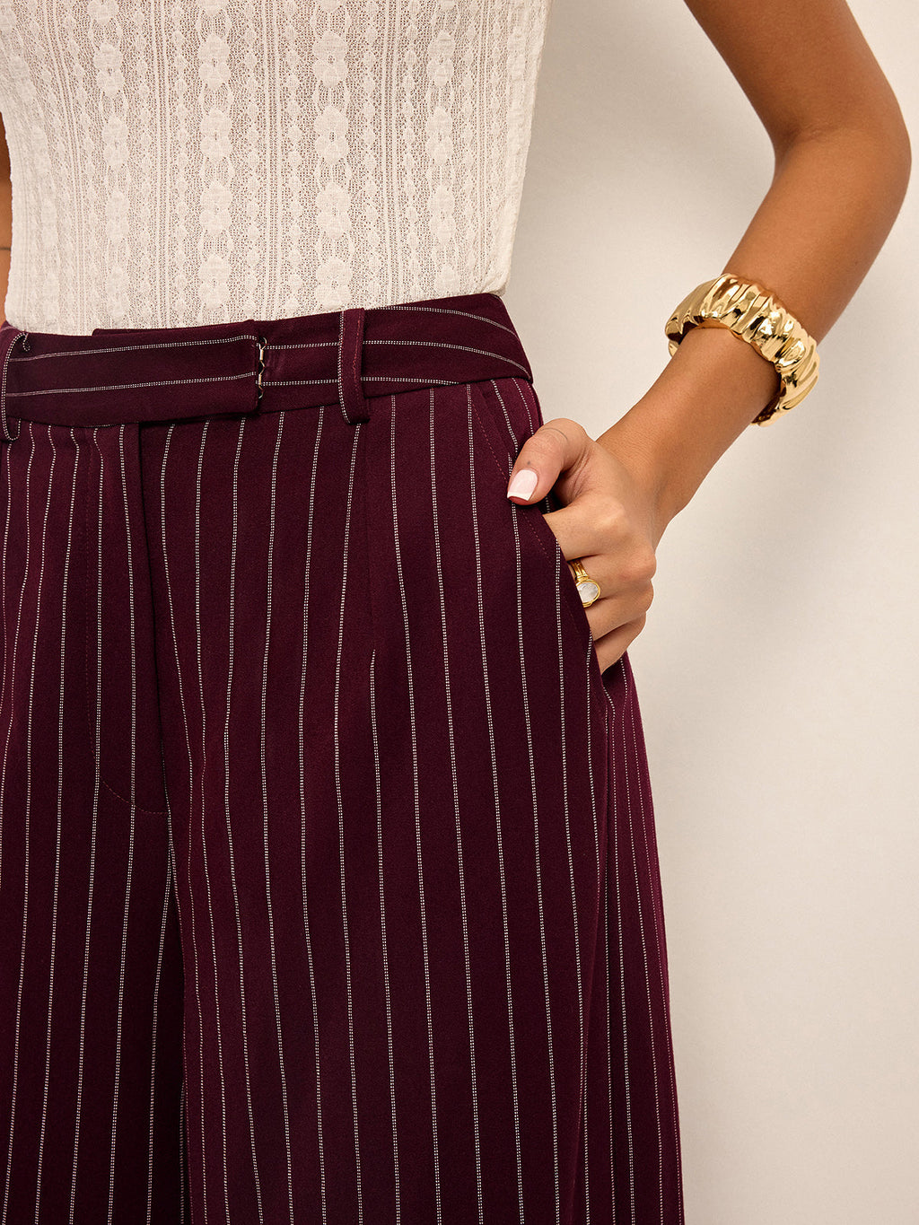 Pantalon droit à rayures fines et jambes larges