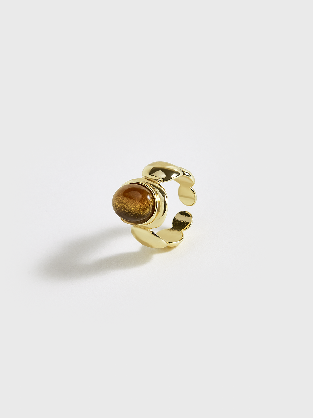 Bague dorée avec pierre marron