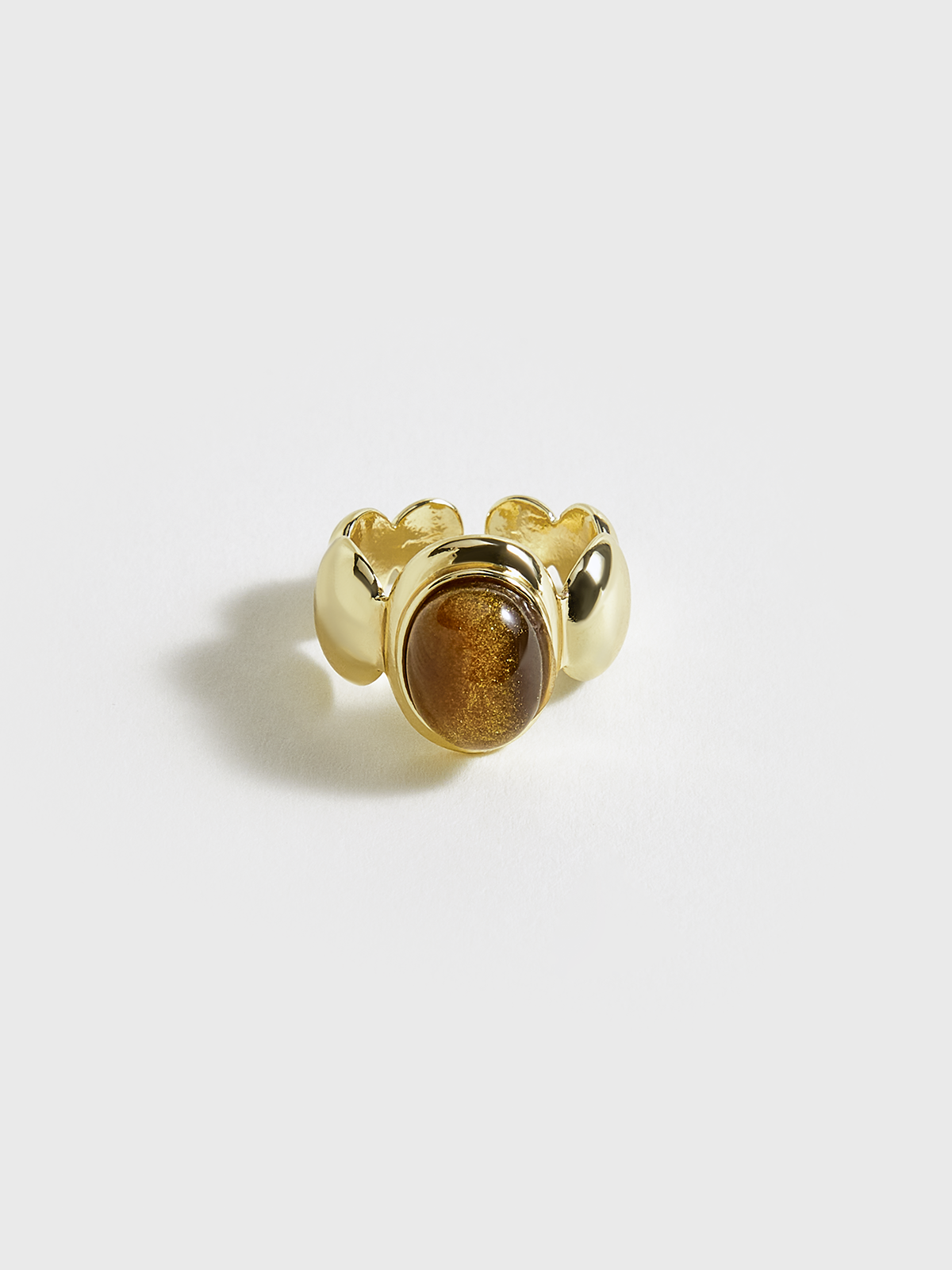 Bague dorée avec pierre brune 