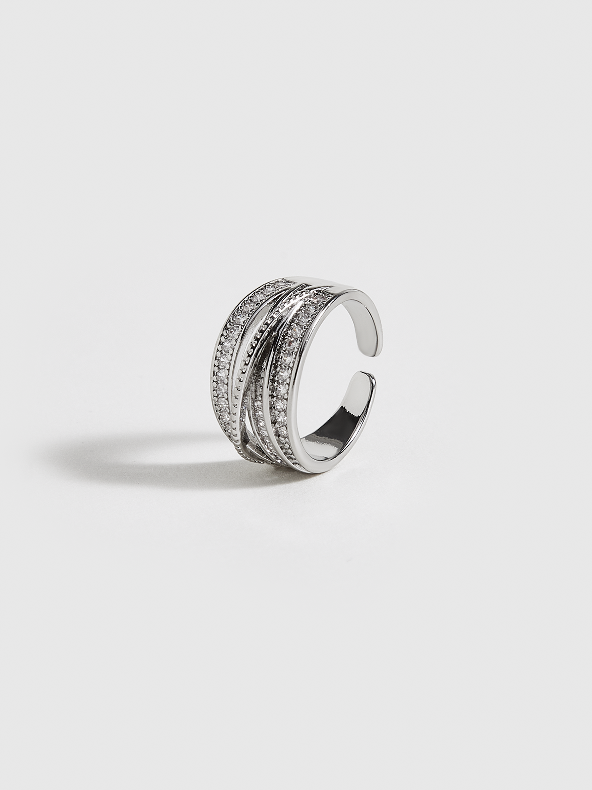 Verstellbarer Ring mit Strasssteinen und Schichten