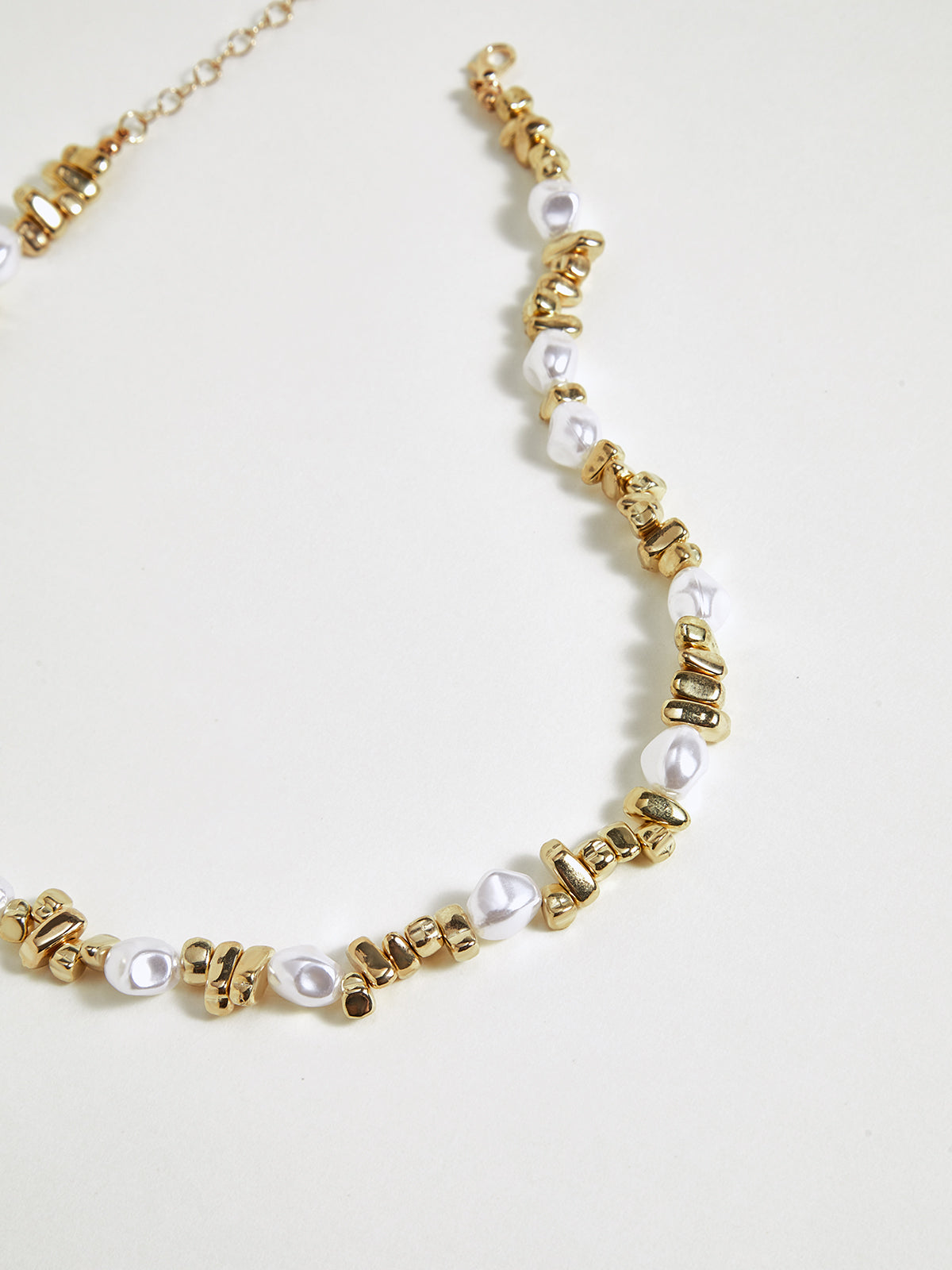 Perlen- & goldene Perlen-Choker-Halskette
