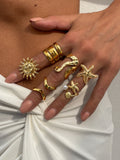 Goldfarbener, unregelmäßiger, vom Meer inspirierter Ring-Set