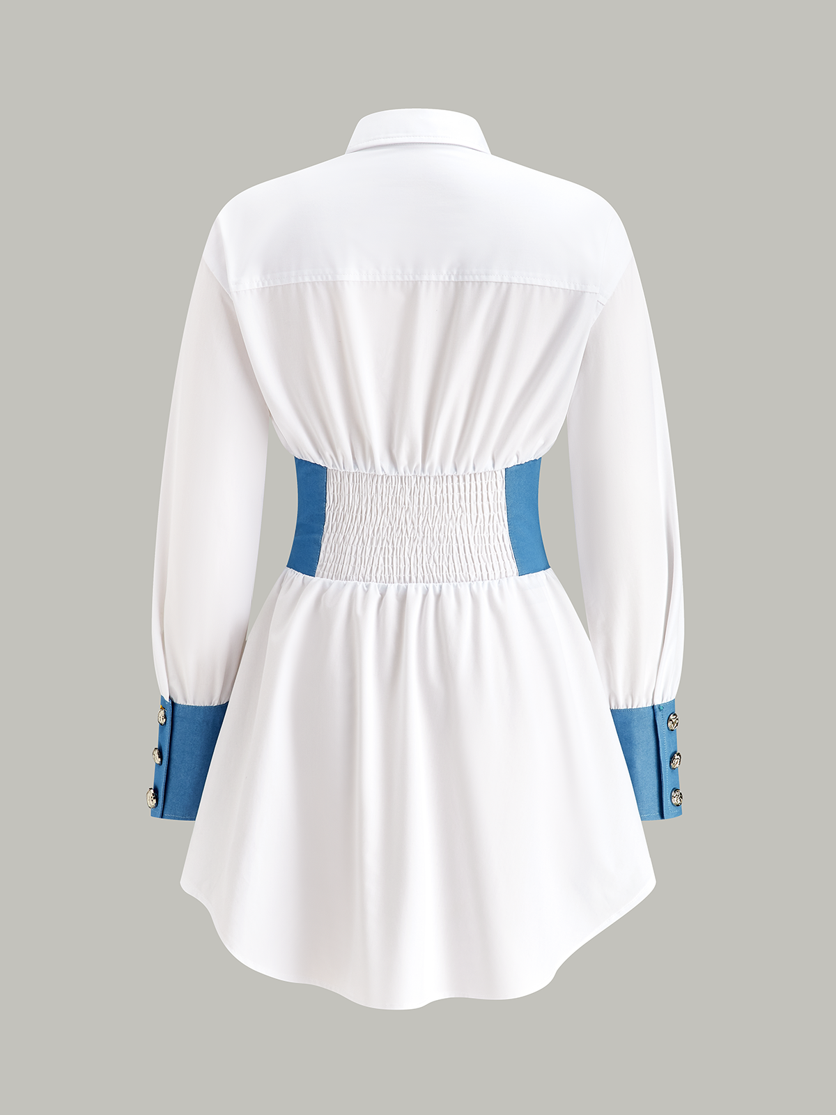 Hemdblusenkleid mit kontrastierenden Einsätzen und Knöpfen 