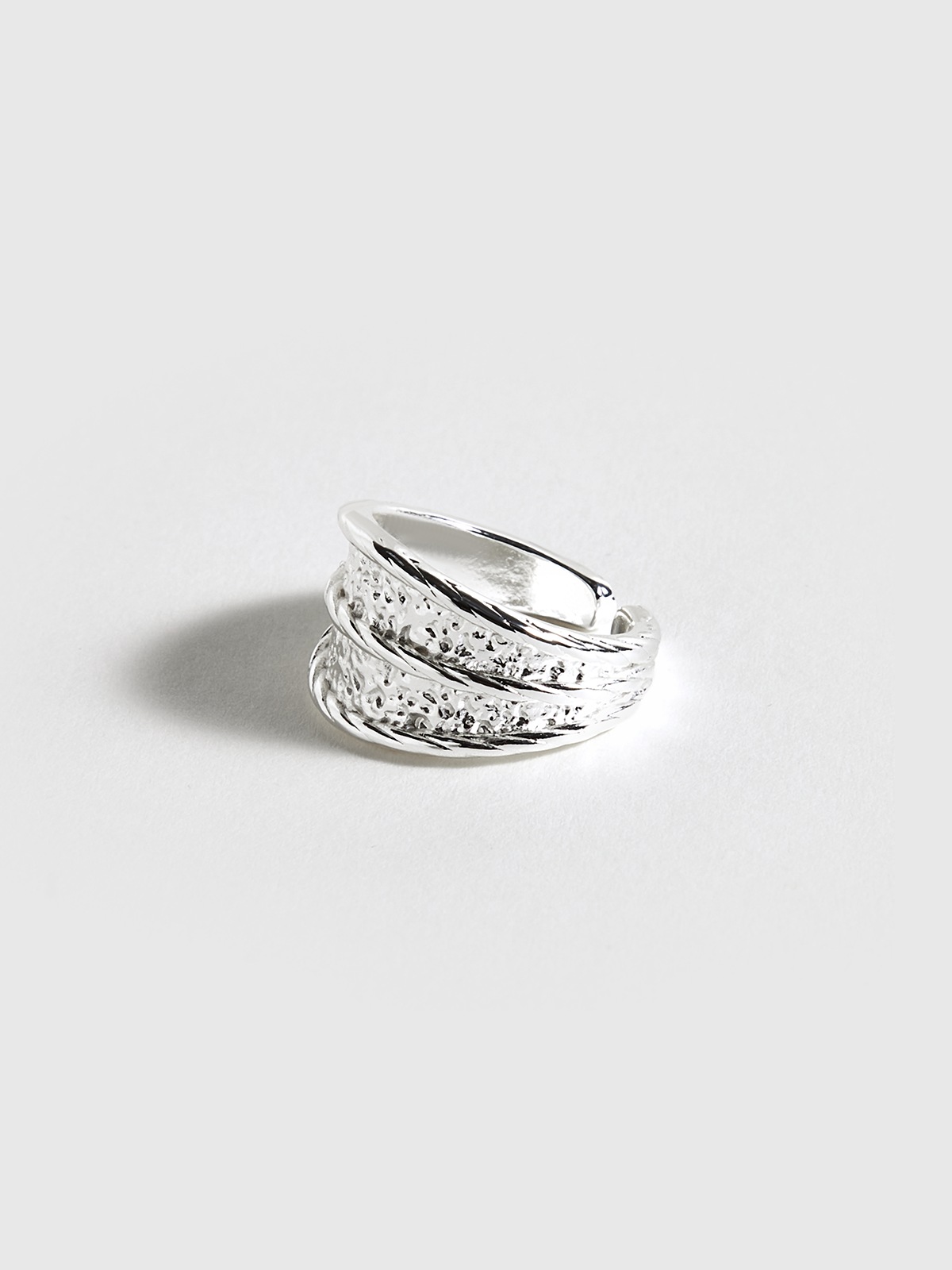 Bague texturée en argent