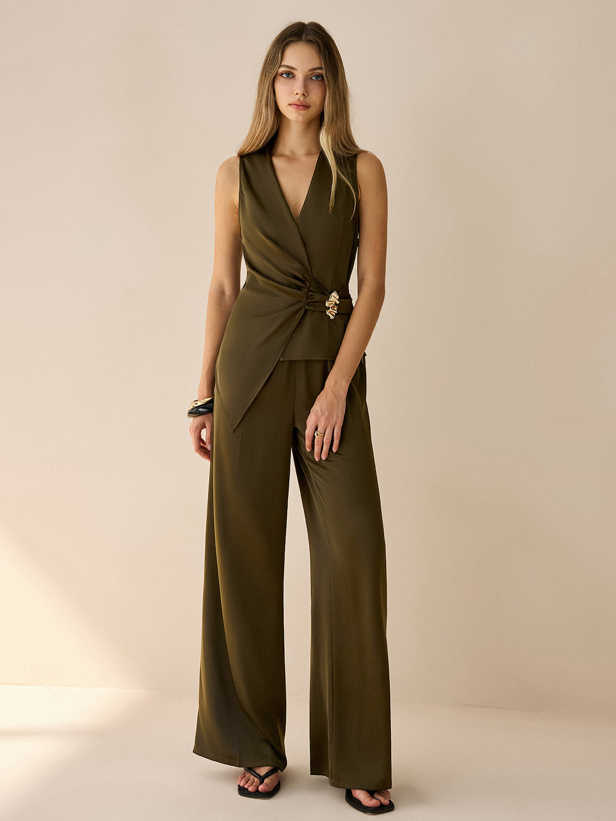 Asymmetrisches Wickel-Top- und Hosen-Set
