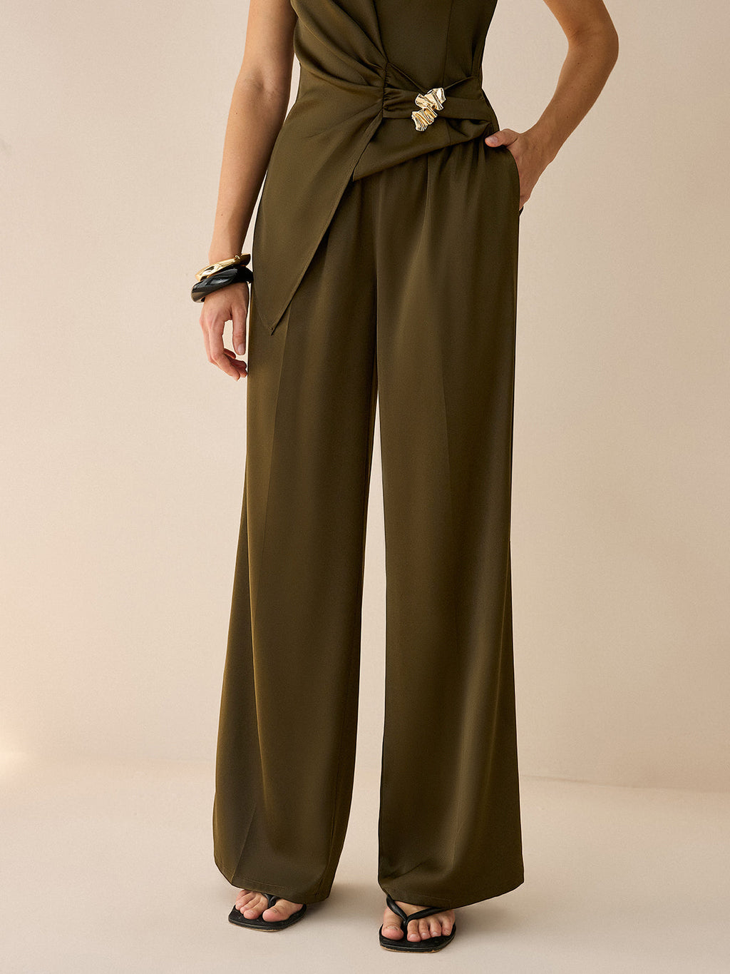 Asymmetrisches Wickel-Top- und Hosen-Set