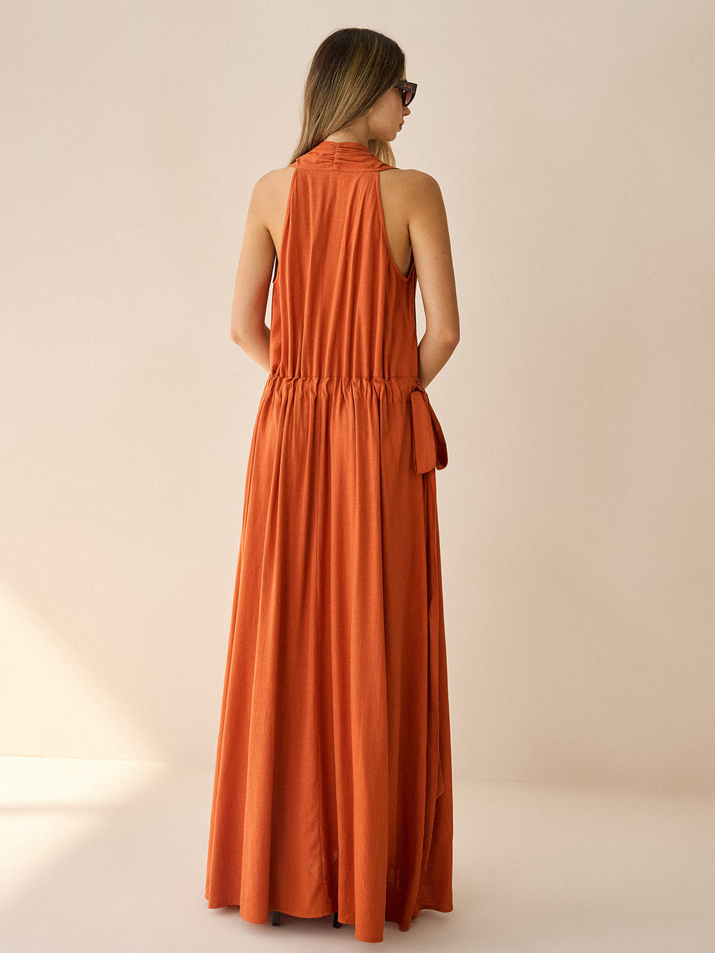 Baumwoll- & Leinen-Neckholder-Maxikleid