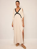 Maxikleid mit Kontrastbesatz und Schlitz