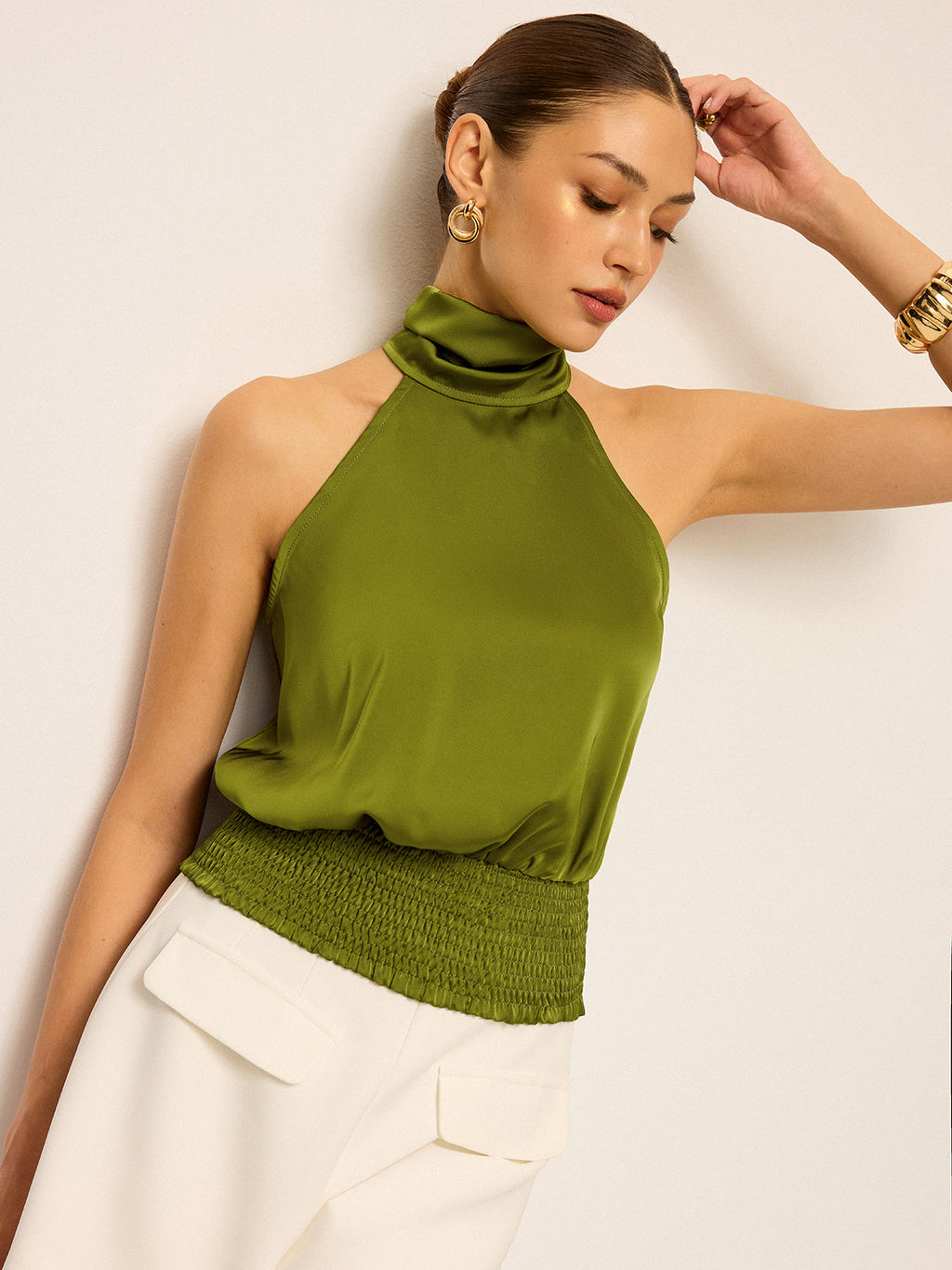 Satin-Neckholder-Top mit gesmokter Taille