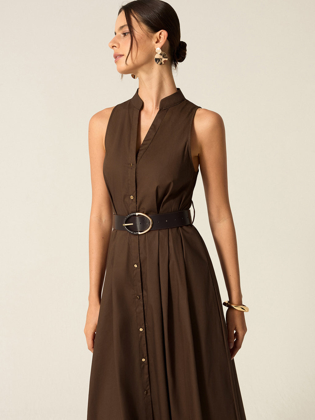 Geknöpftes Midi-Kleid mit Gürtel