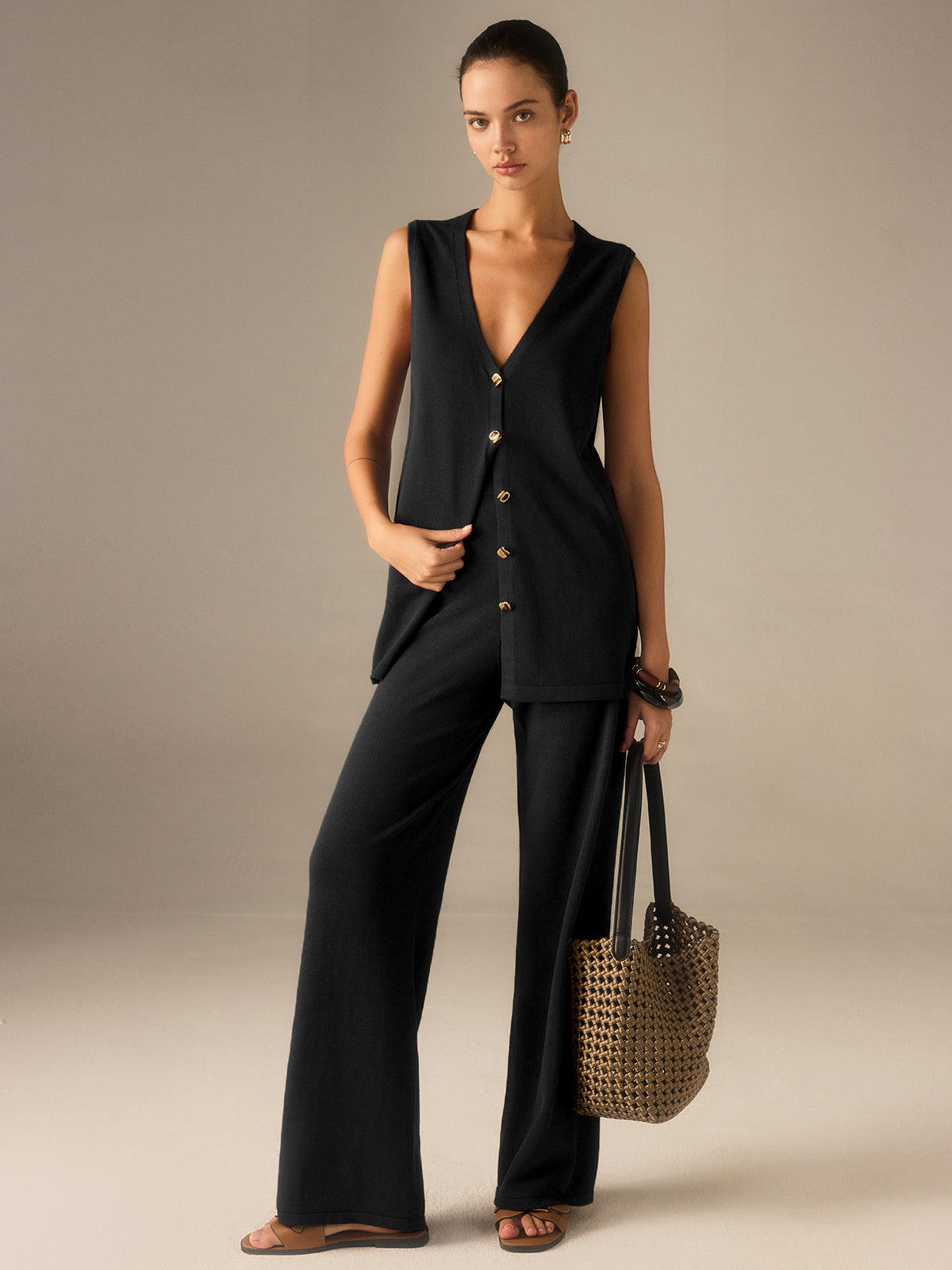 Ensemble gilet et pantalon en maille à boutons dorés 