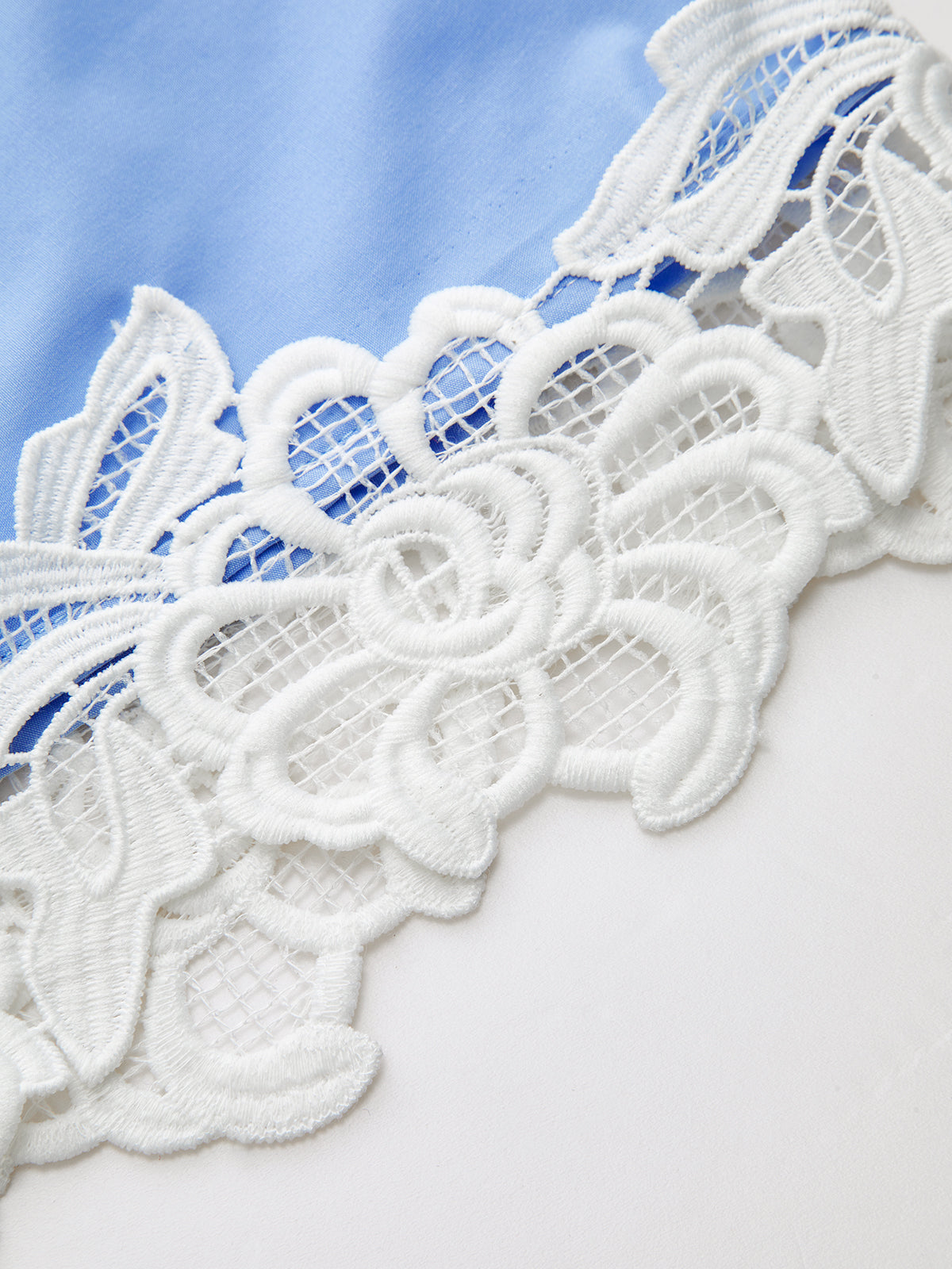 Robe chemise asymétrique à ourlet en dentelle 