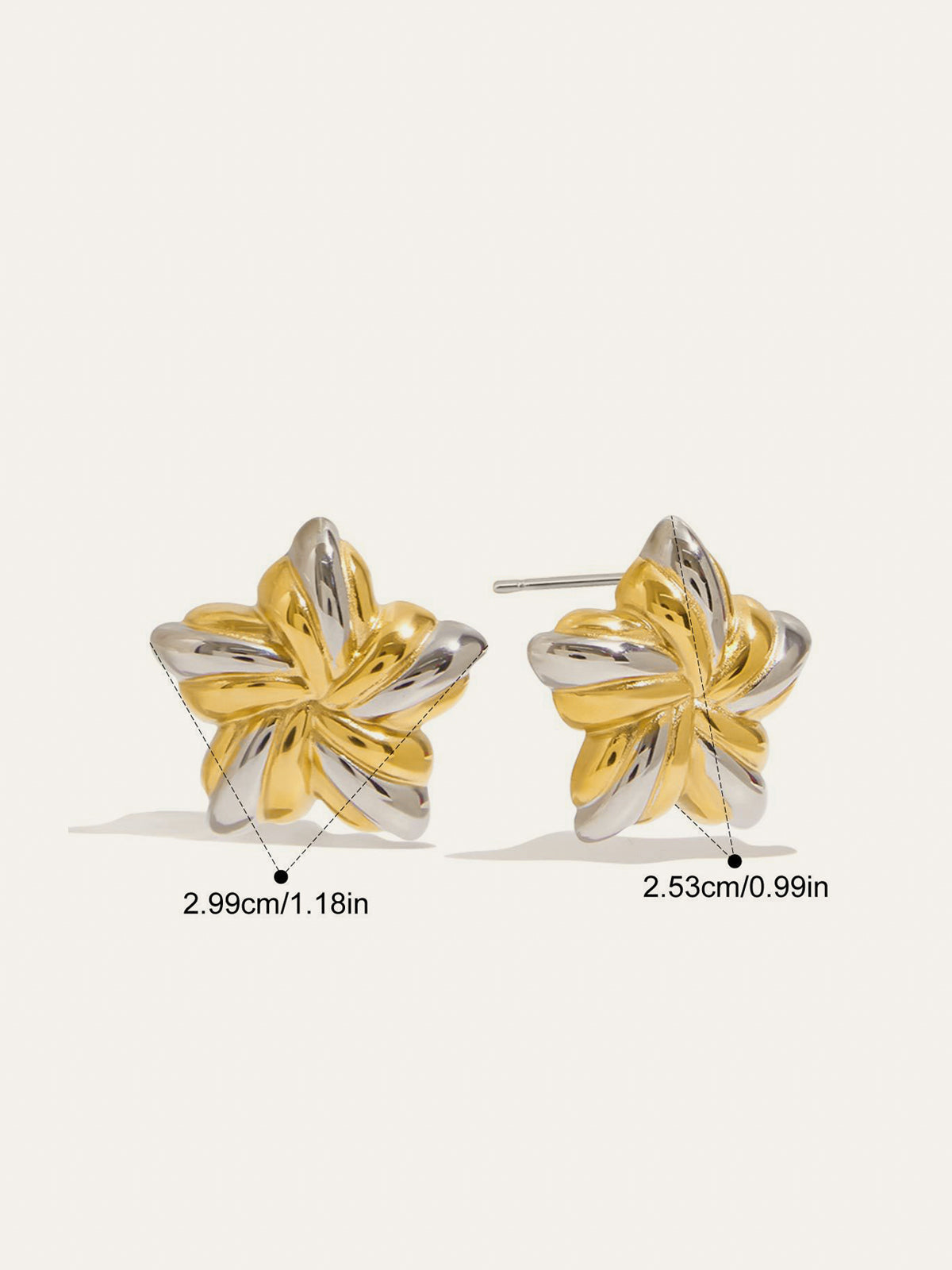 Zweifarbige blumenförmige Ohrstecker