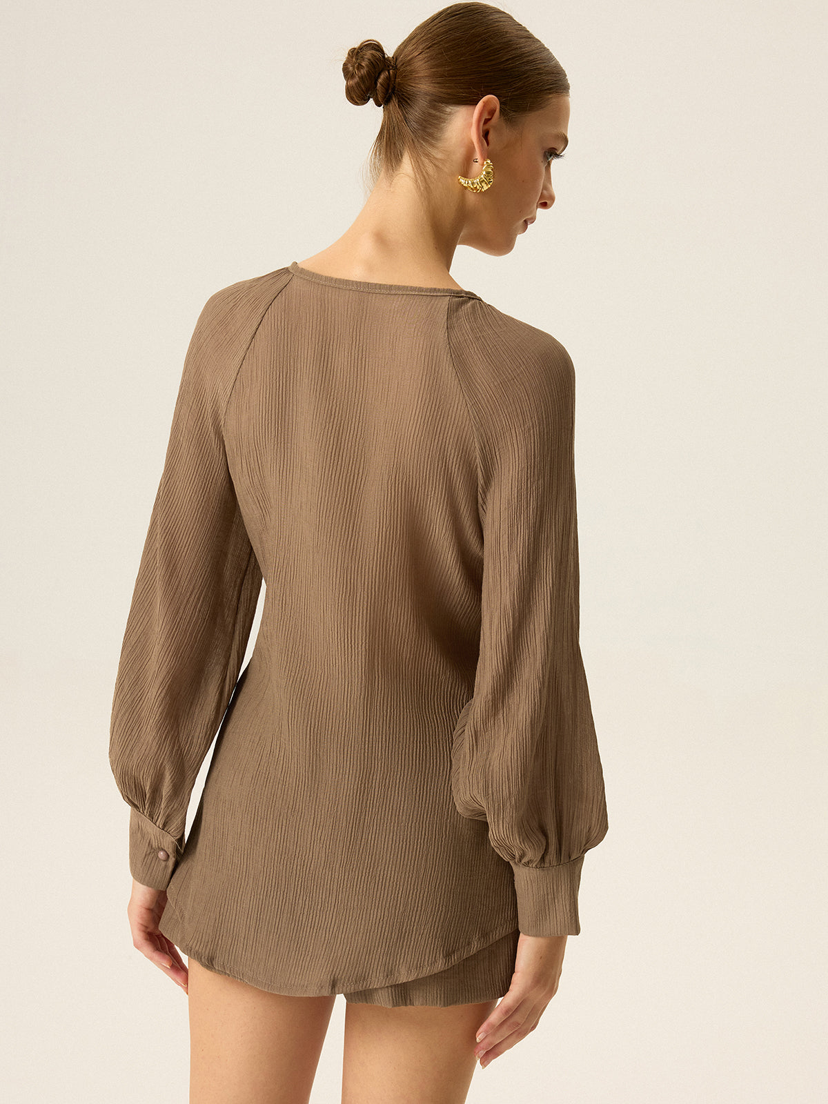 Set aus gerafften Shorts mit V-Ausschnitt und Struktur 