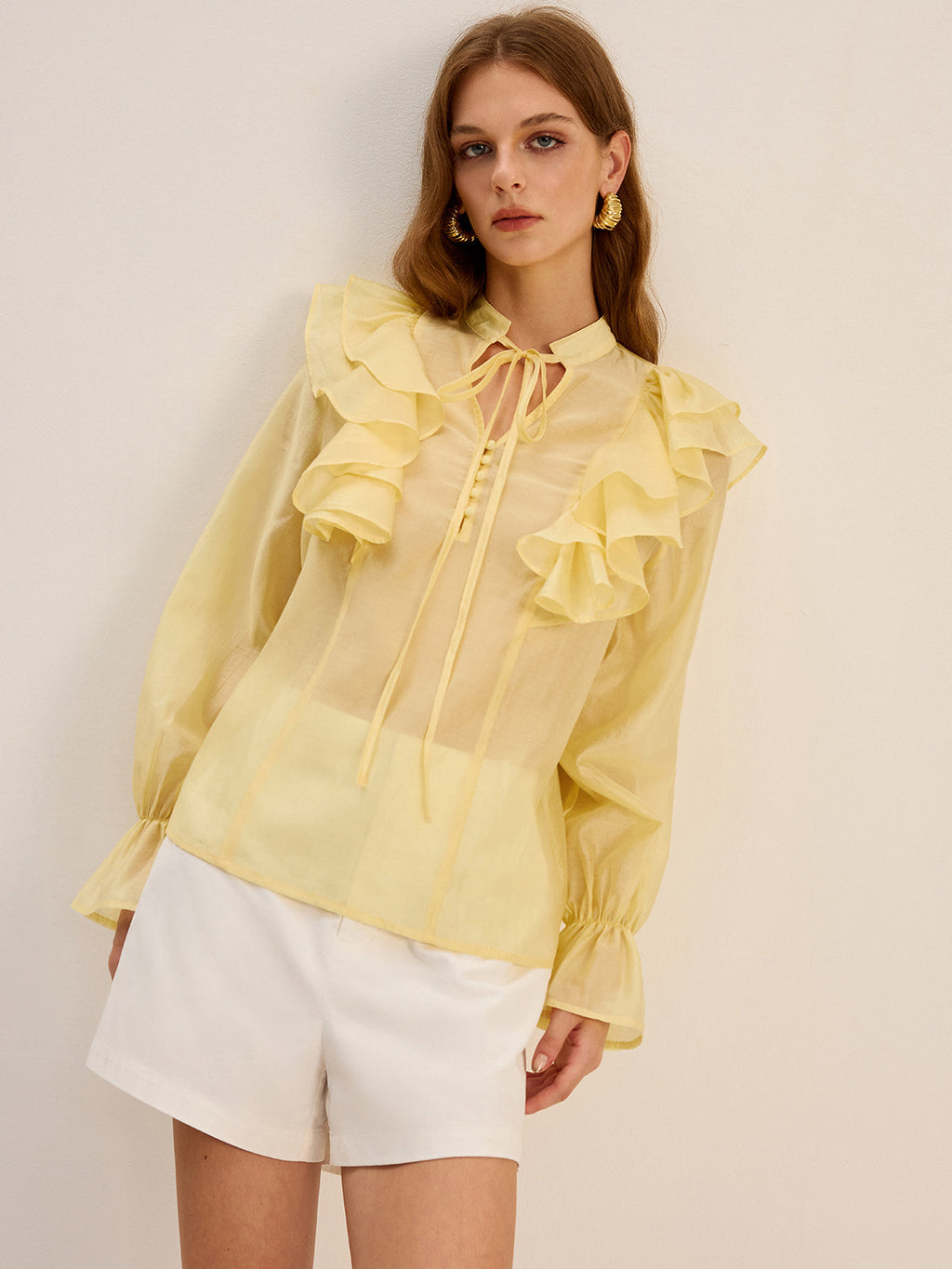 Chemisier semi-transparent en Tencel à col lavallière et volants