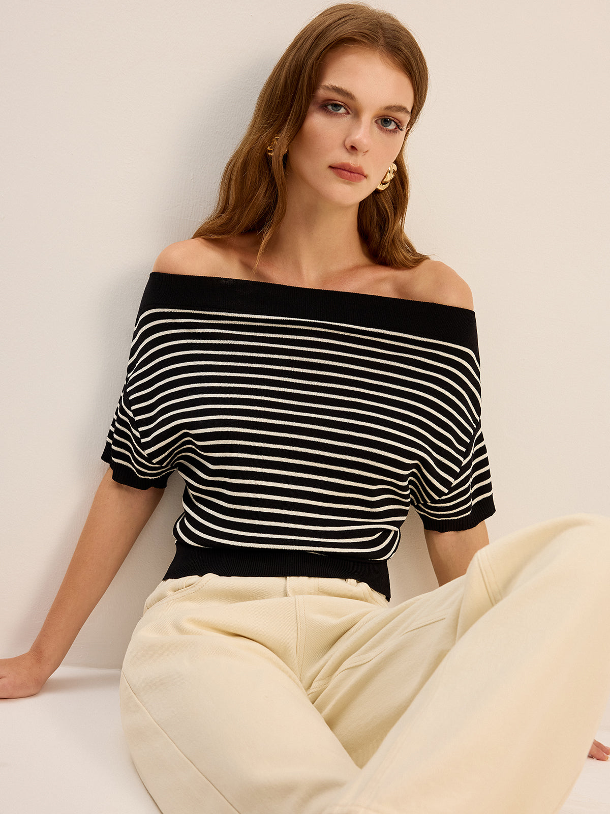 Gestreiftes Off-Shoulder Stricktop