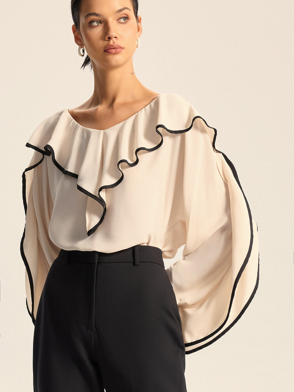Contrast Trim Ruffle Collar Blouse