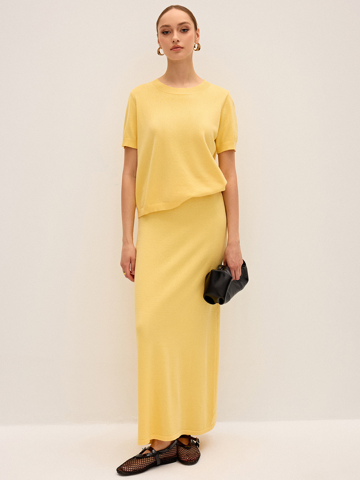 Ensemble haut à manches courtes en maille et jupe longue