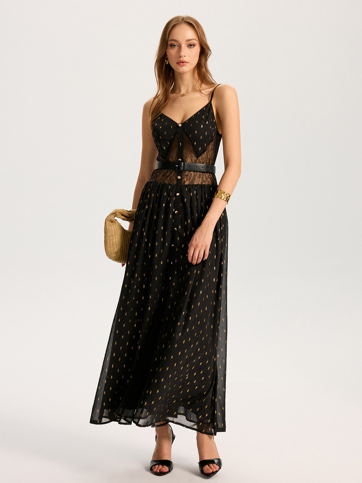 Halbtransparentes Maxikleid mit Spitzeinsatz und Schlitz, mit Gürtel