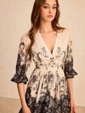 Robe courte imprimée à col en V profond