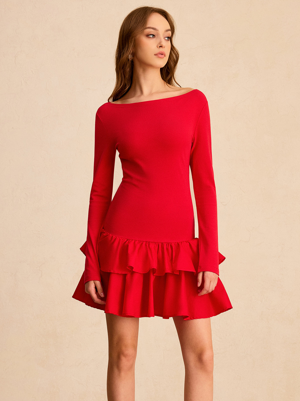 Langärmeliges Mini-Rüschenkleid mit Stufenrock
