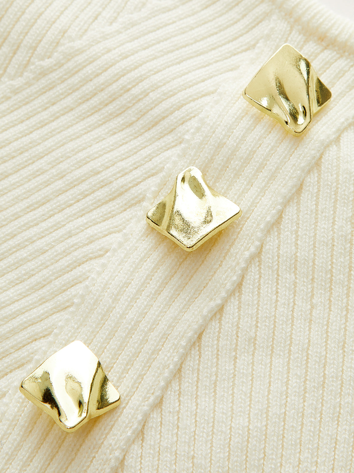 Débardeur en maille côtelée avec boutons métalliques