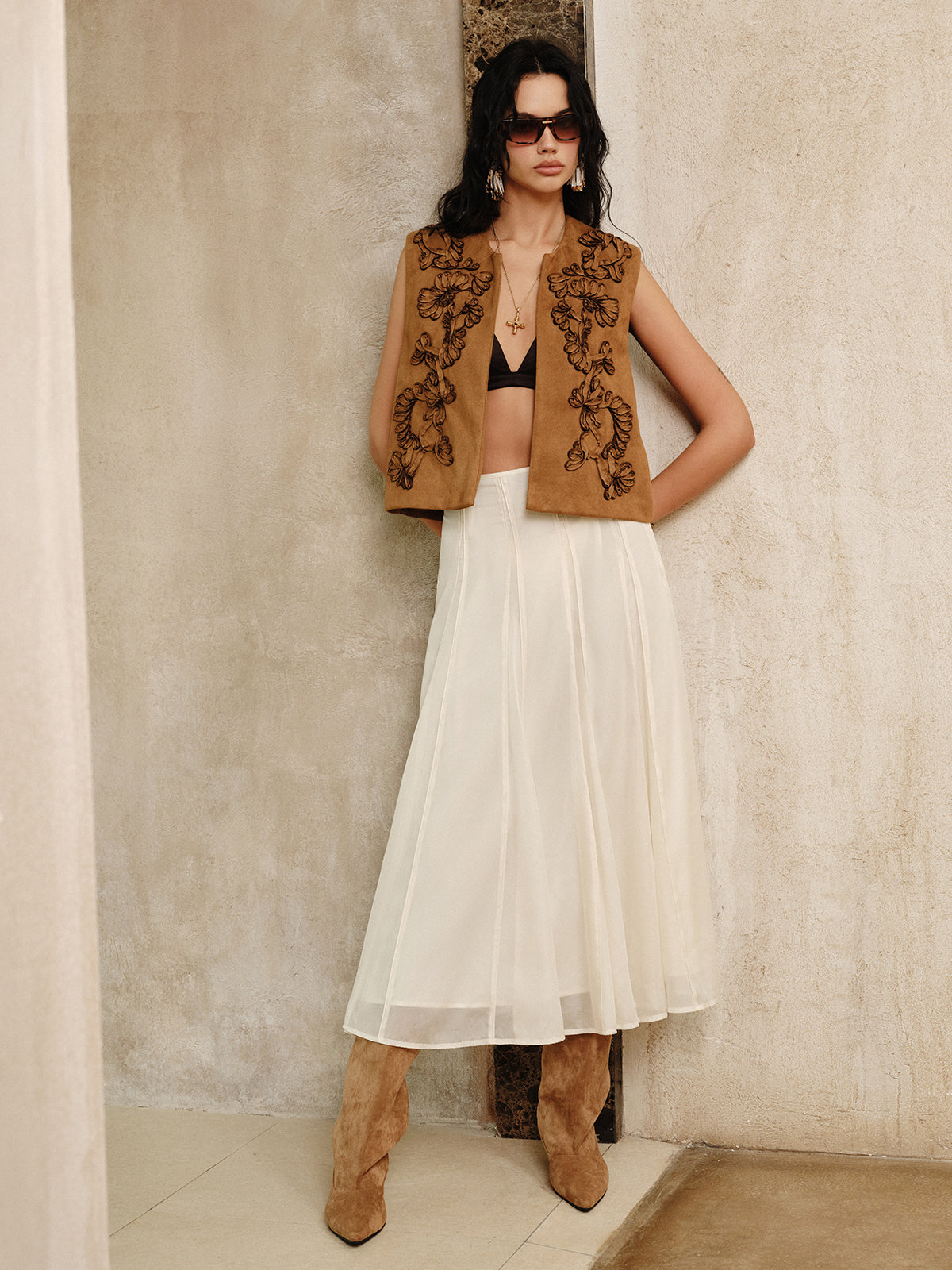 Gilet en daim à application florale 