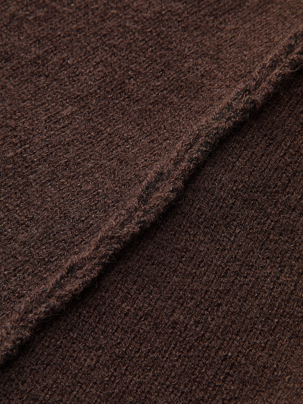 Ensemble haut et jupe en maille à manches agneau et boutons métalliques 