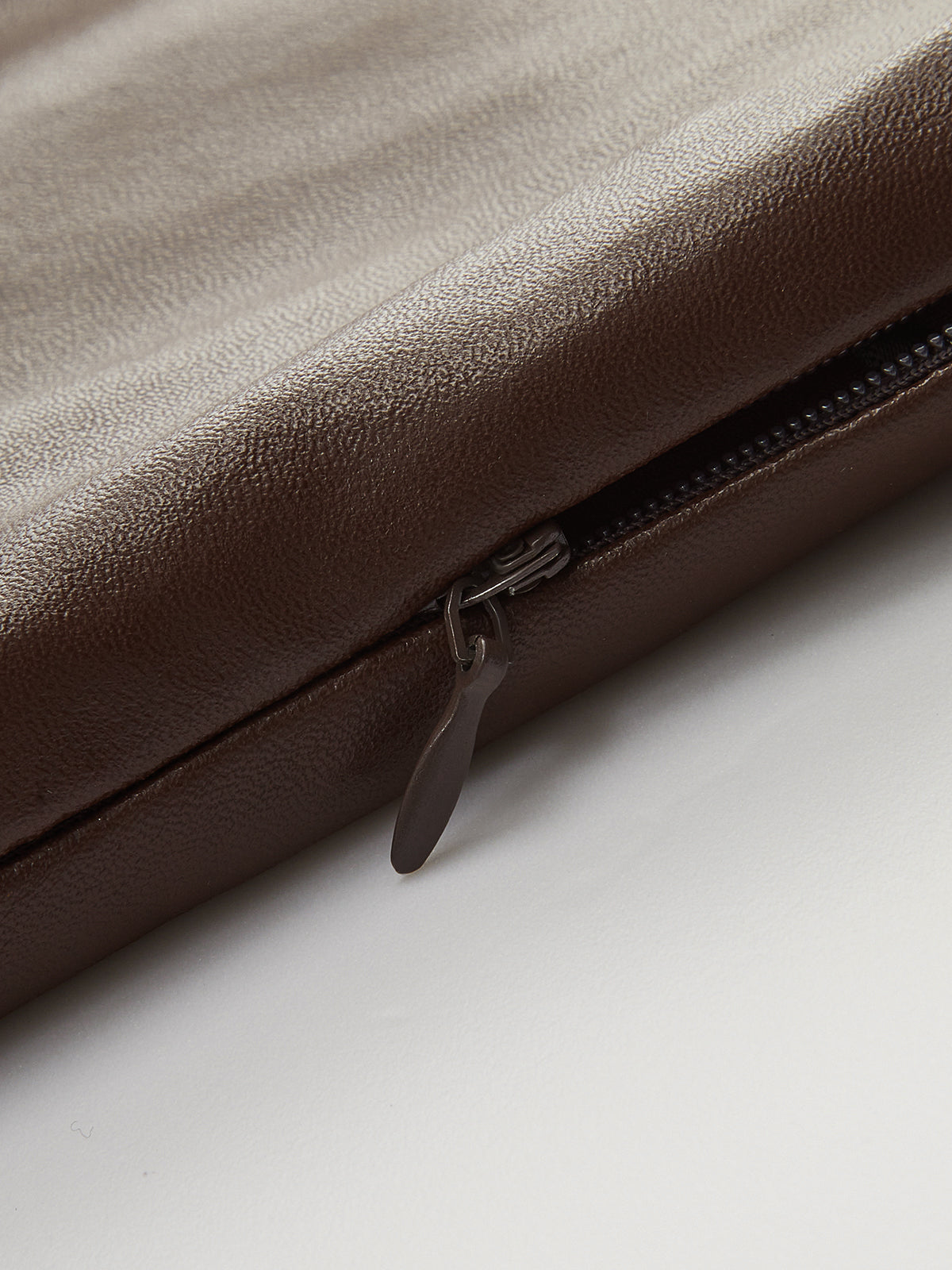 Minirock aus Kunstleder mit hohem Bund und Falten