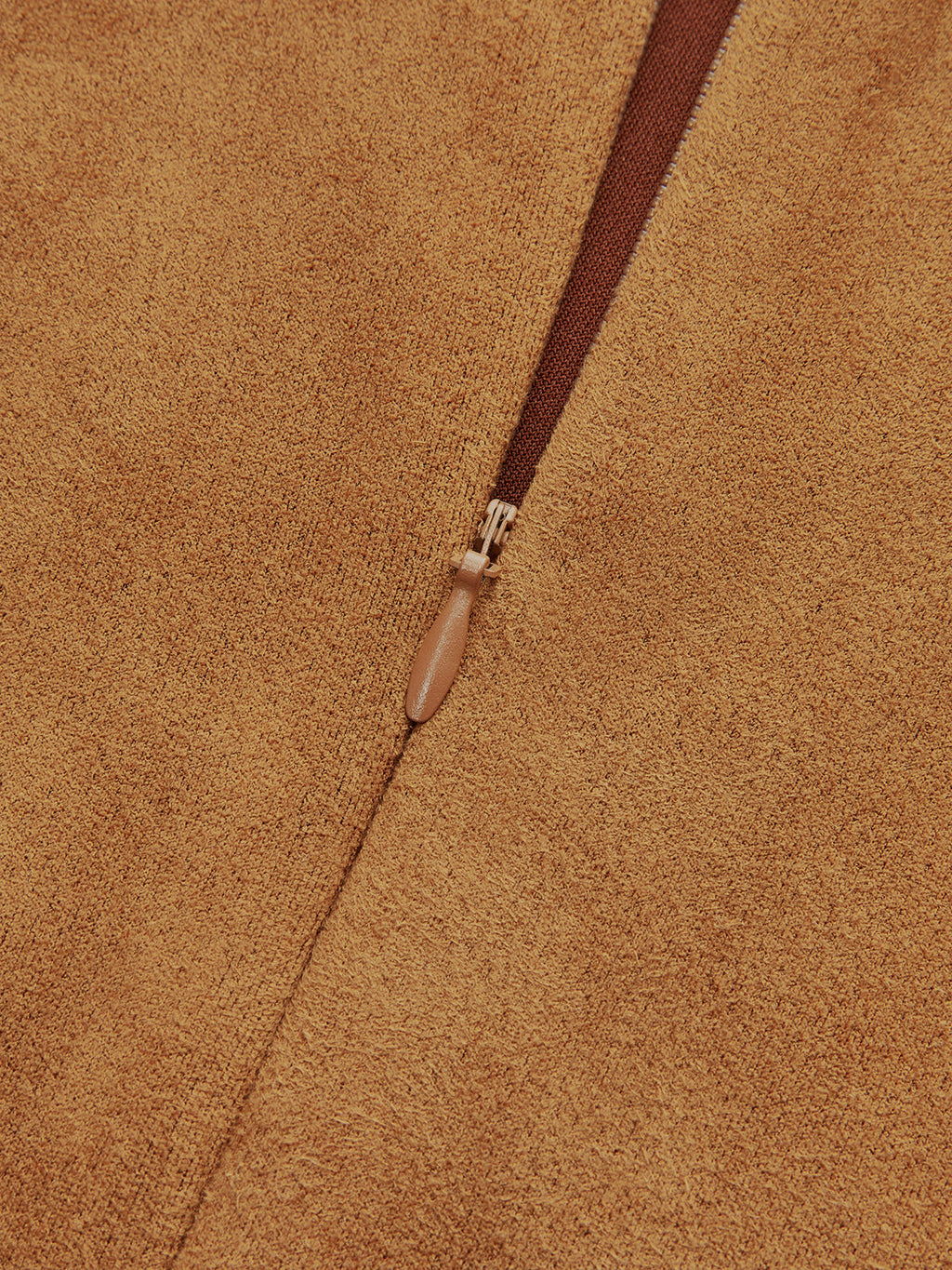 Robe Courte Asymétrique Manches Longues Effet Daim Froncée