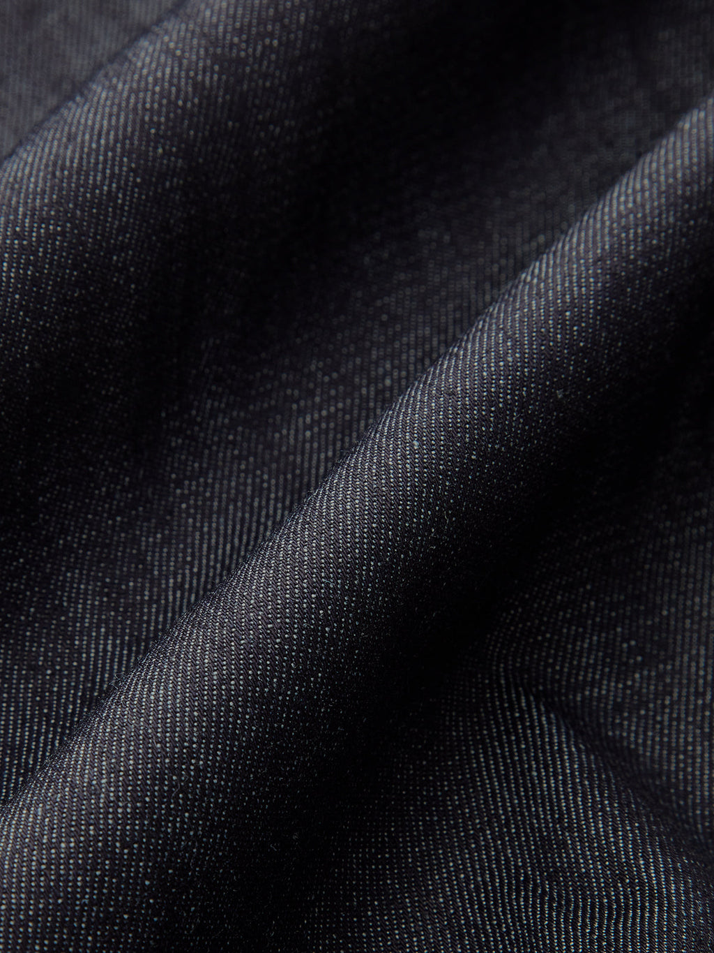 Set aus Jacke mit Reißverschluss und plissiertem Minirock