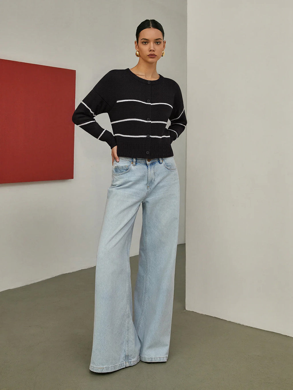 Gestreifte Strickjacke aus Wollmischung mit Knöpfen