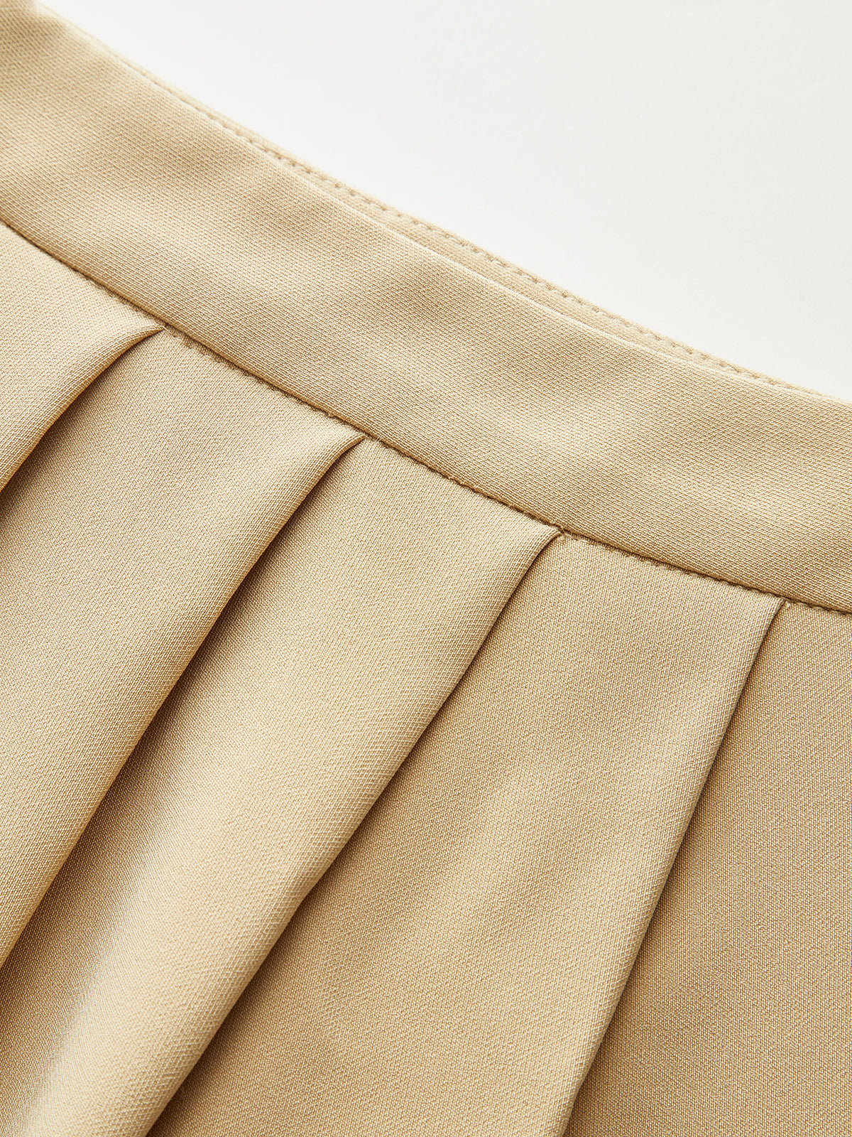 Zweifarbiger asymmetrischer Midirock 