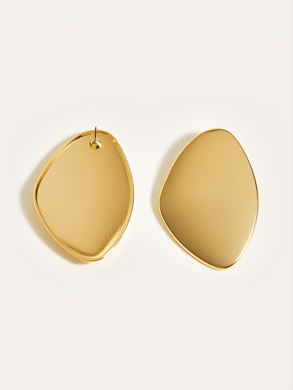 Boucles d'oreilles lisses irrégulières dorées