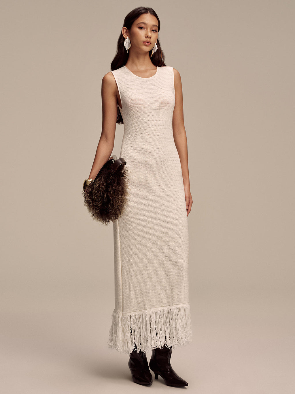 Ärmelloses Strick-Maxikleid mit Fransensaum