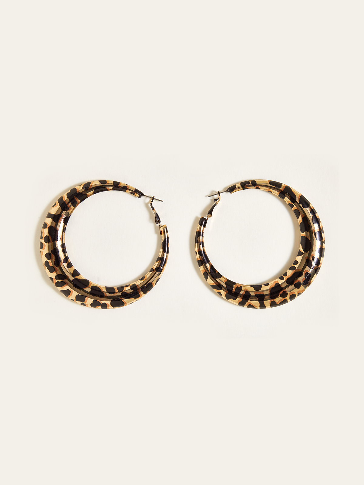 Ohrringe mit Leopardenmuster