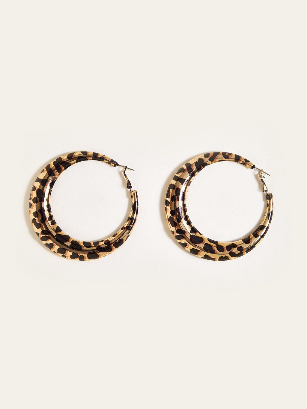 Ohrringe mit Leopardenmuster