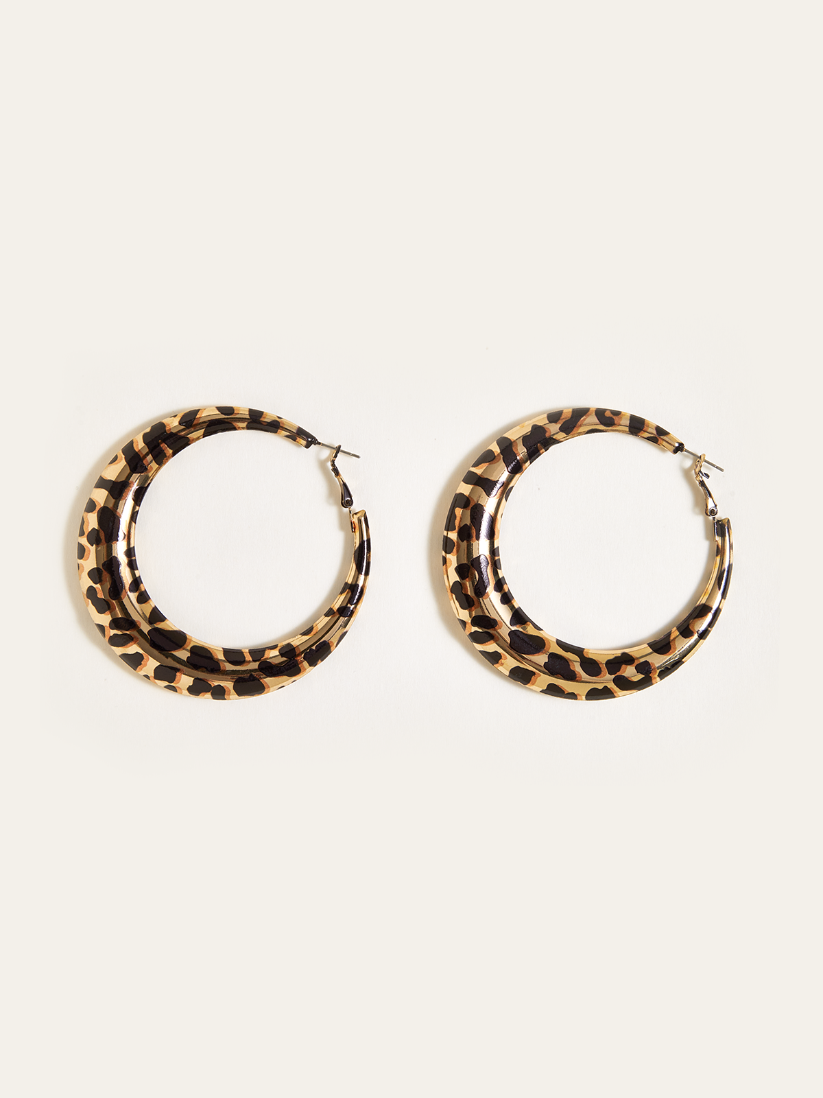 Ohrringe mit Leopardenmuster