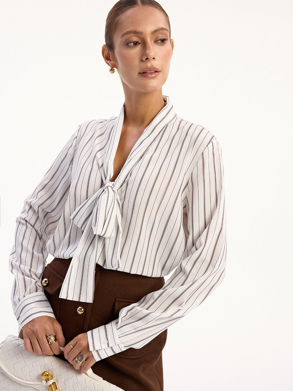 Gestreiftes Langarmshirt mit Schleifenkragen