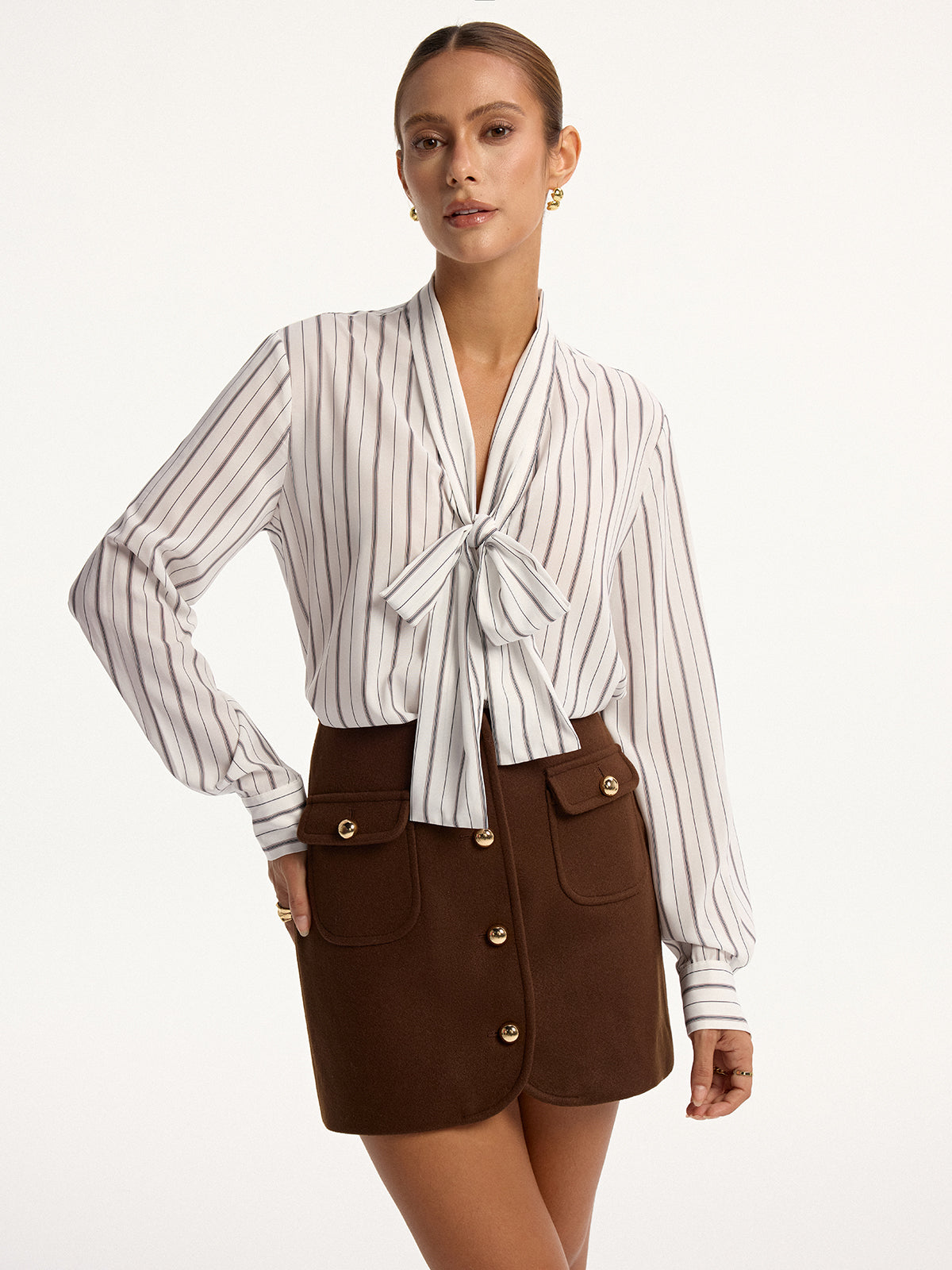 Chemise rayée à manches longues et col cravate 